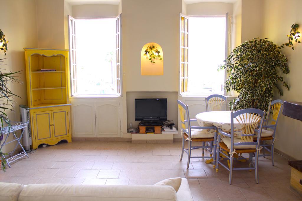 Very Charming Studio Apartment On Port In Cannes A Short Walk To Palais With Aircon And Internet 411 Exteriör bild