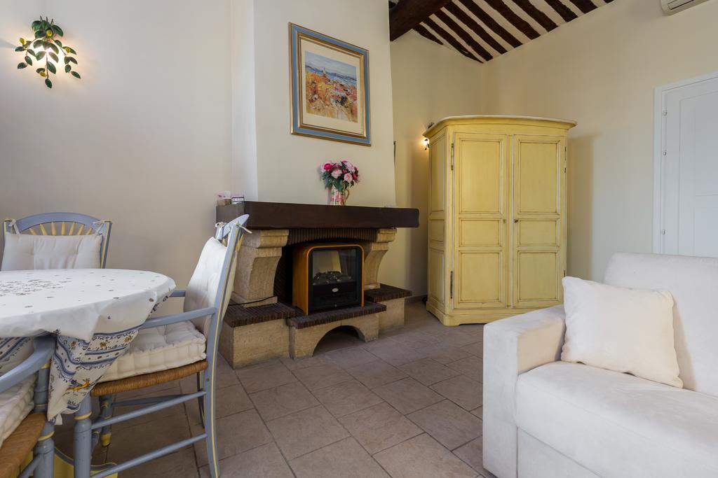 Very Charming Studio Apartment On Port In Cannes A Short Walk To Palais With Aircon And Internet 411 Exteriör bild