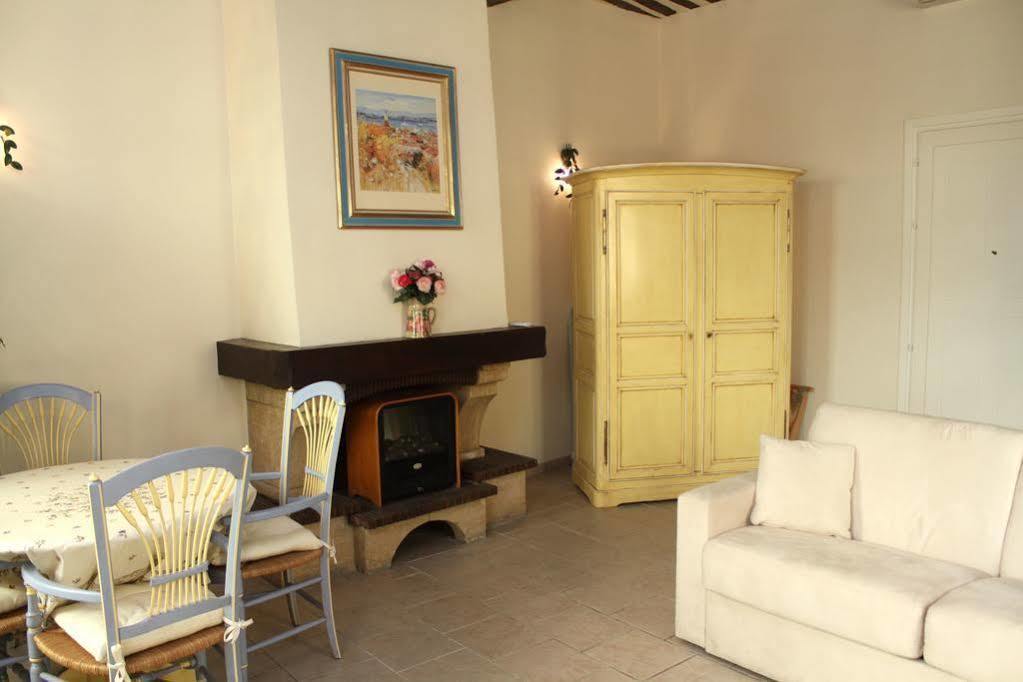 Very Charming Studio Apartment On Port In Cannes A Short Walk To Palais With Aircon And Internet 411 Exteriör bild