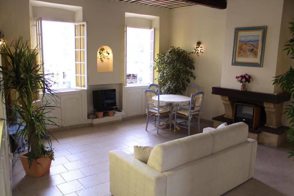 Very Charming Studio Apartment On Port In Cannes A Short Walk To Palais With Aircon And Internet 411 Exteriör bild