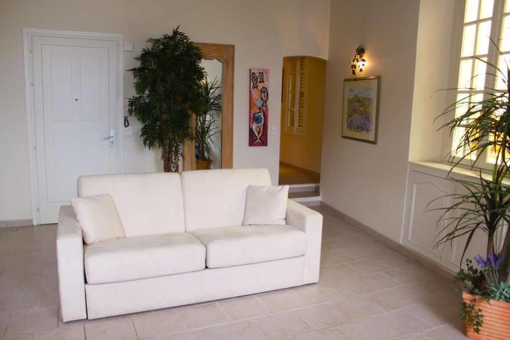 Very Charming Studio Apartment On Port In Cannes A Short Walk To Palais With Aircon And Internet 411 Exteriör bild