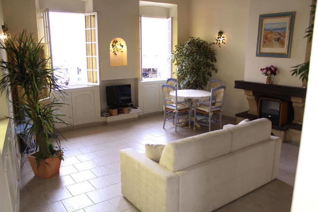 Very Charming Studio Apartment On Port In Cannes A Short Walk To Palais With Aircon And Internet 411 Exteriör bild